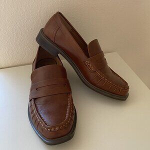 DV Dolce Vita Women's Size 7.5 Freyr Light Brown - Dark Tan Loafer